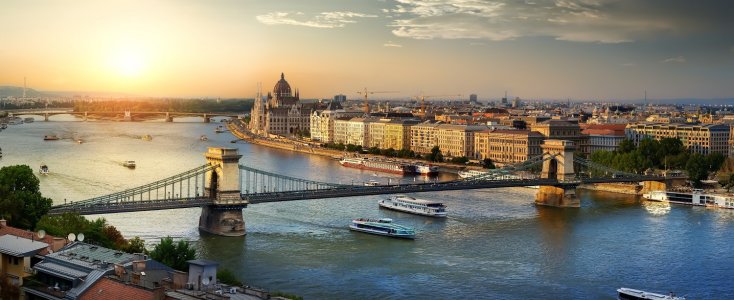 Unser Reiseprogramm 2025 - Flusskreuzfahrt: Der Donau-Klassiker | Budapest, Bratislava & Wien